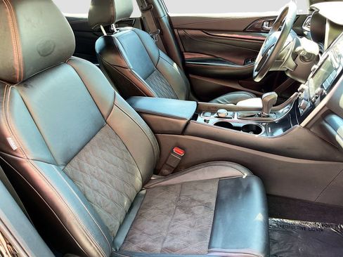 Used 2023 Nissan Maxima SR w/ Sport Mat Group FWD image 29