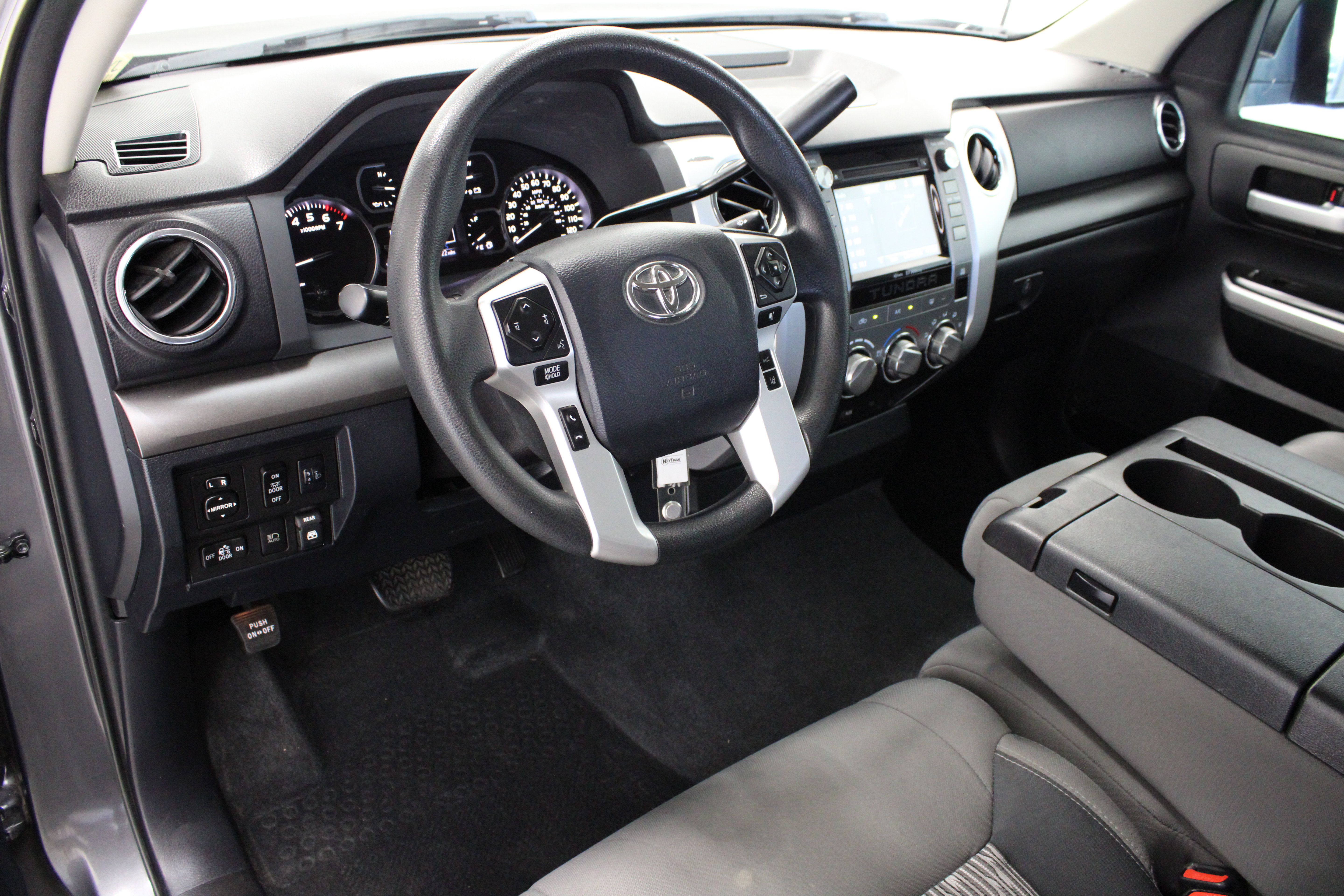 Used 2018 Toyota Tundra SR5 RWD image 14