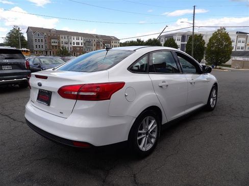 Used 2017 Ford Focus SE w/ Cold Weather Package image 5