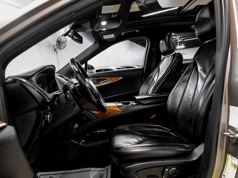 Used 2019 Lincoln Nautilus Reserve image 4