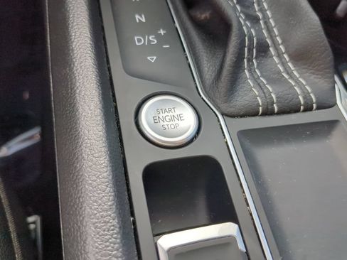 Used 2023 Volkswagen Atlas SE w/ Panoramic Sunroof Package FWD image 33
