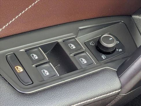 Used 2024 Volkswagen Tiguan SEL R-Line image 15