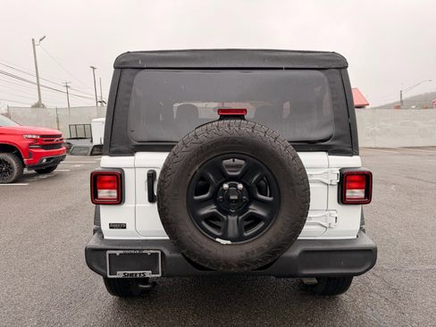 Used 2025 Jeep Wrangler Sport image 5