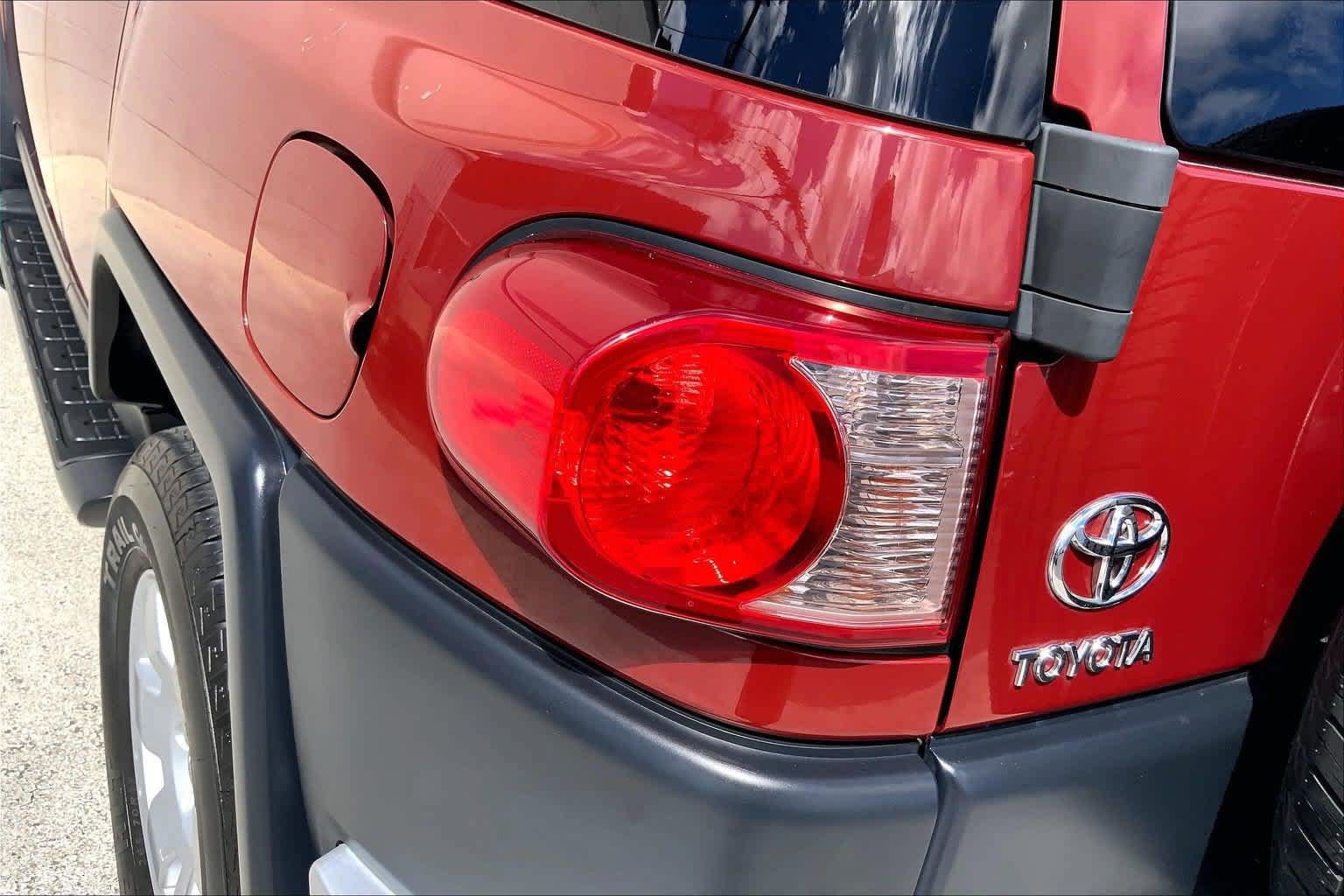 Used 2010 Toyota FJ Cruiser 4WD w/ Upgrade Pkg 2 image 32