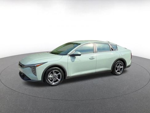 Used 2025 Kia K4 LXS image 8