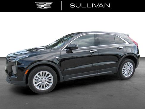 Certified 2024 Cadillac XT4 Luxury w/ Cold Weather Package FWD image 5