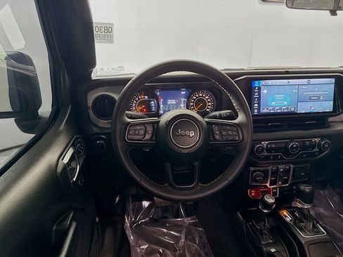 Used 2024 Jeep Gladiator Sport AWD/4WD image 20