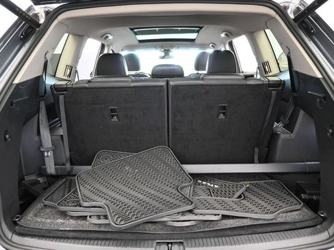 Used 2024 Volkswagen Atlas SE w/ Panoramic Sunroof Package FWD image 36