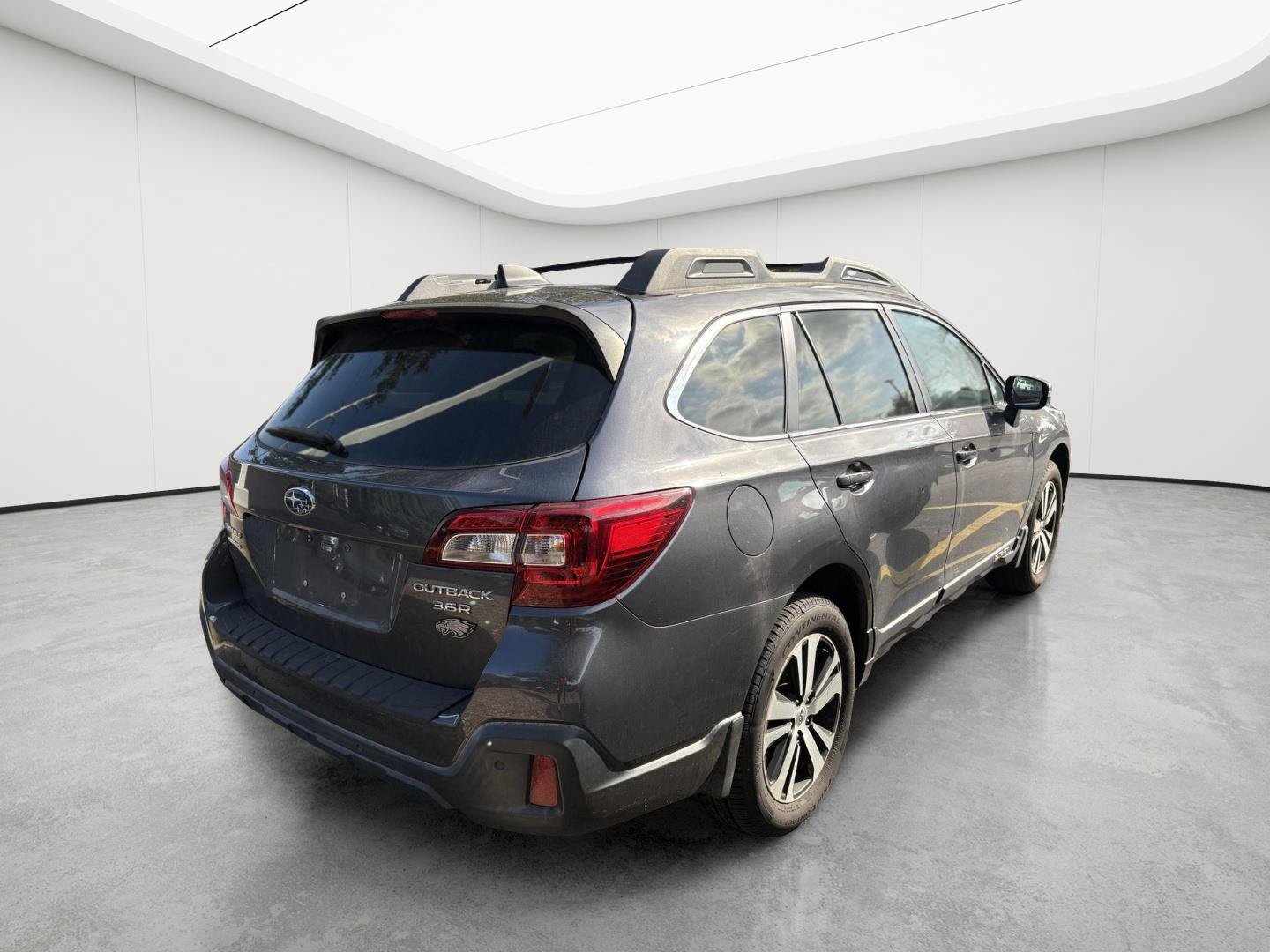 Used 2018 Subaru Outback 3.6R Limited AWD/4WD image 7