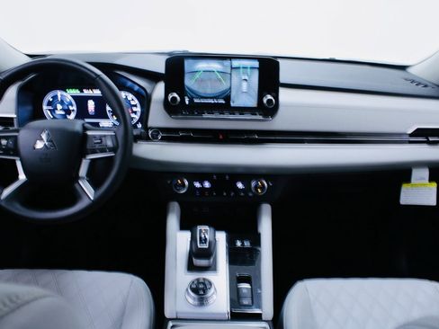 Used 2023 Mitsubishi Outlander SEL image 19