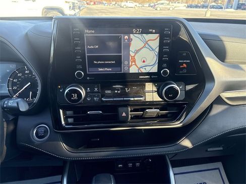 Used 2021 Toyota Highlander XLE image 13