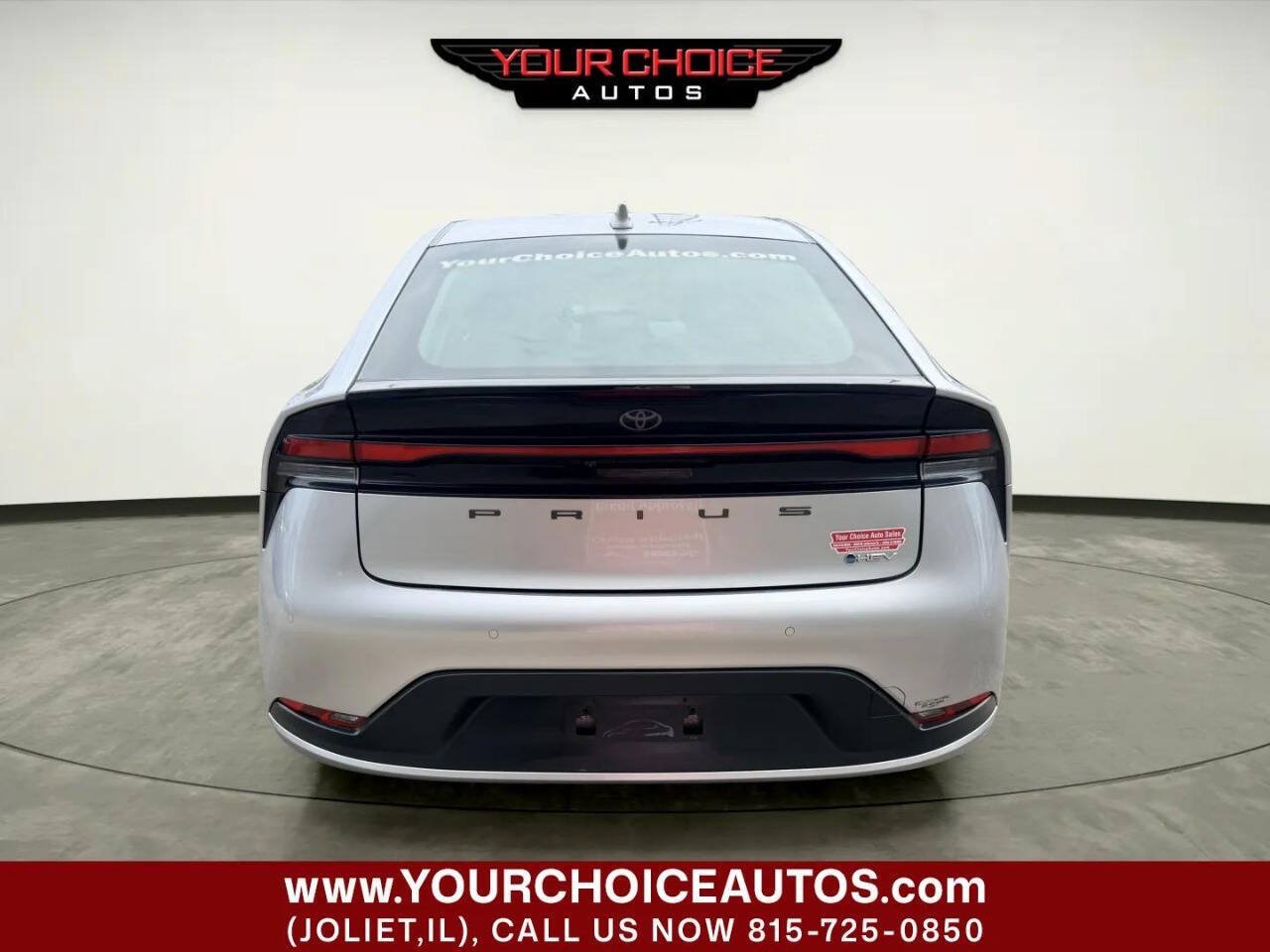 Used 2023 Toyota Prius LE FWD image 4