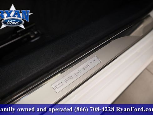 Used 2024 Toyota Camry SE image 31