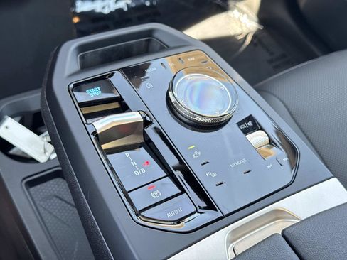 Used 2024 BMW iX xDrive50 w/ Sport Package AWD/4WD image 18