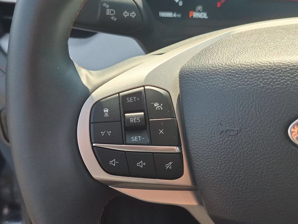 Used 2025 Ford Explorer Active RWD image 15