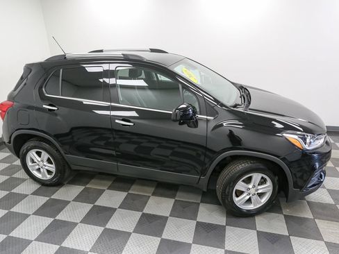 Used 2018 Chevrolet Trax LT w/ LT Convenience Package AWD/4WD image 5