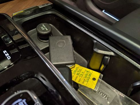 Certified 2025 Volvo XC90 T8 Plus w/ Protection Package Premier image 20