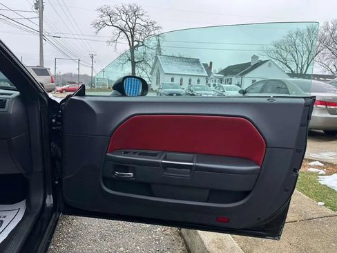 Used 2013 Dodge Challenger SXT Plus image 16