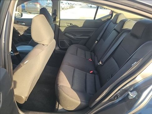 Used 2024 Nissan Altima 2.5 SV image 6