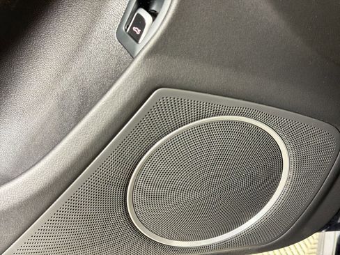 Used 2016 Audi A4 2.0T Premium Plus w/ Technology Package image 21