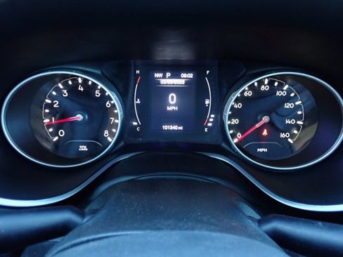Used 2020 Jeep Compass Latitude FWD image 23