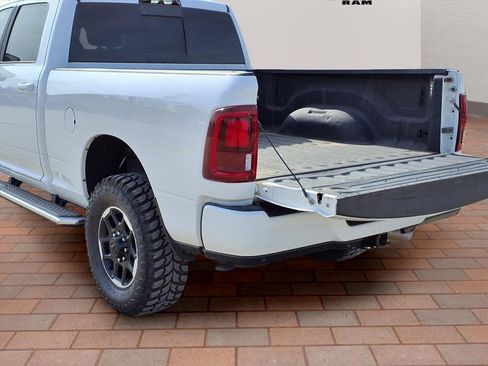 Used 2025 RAM 2500 Laramie AWD/4WD image 40