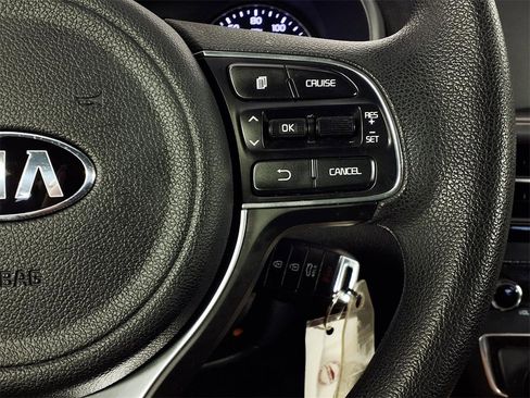 Used 2018 Kia Optima LX image 19