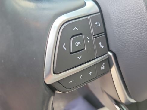 Used 2021 Toyota Highlander XLE FWD image 27