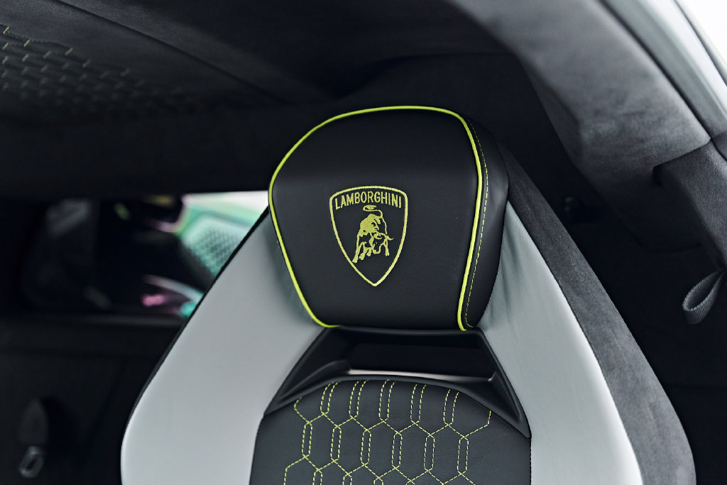 Used 2024 Lamborghini Revuelto AWD/4WD image 46