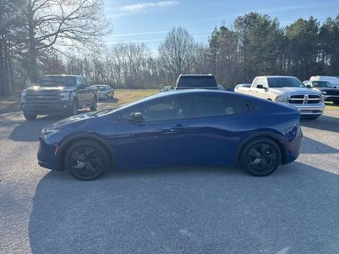 Used 2025 Toyota Prius LE image 1