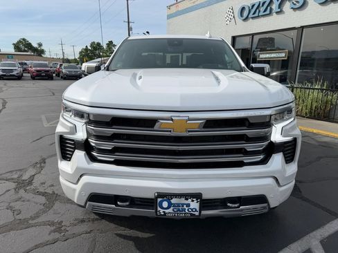 Used 2024 Chevrolet Silverado 1500 High Country w/ Technology Package AWD/4WD image 2