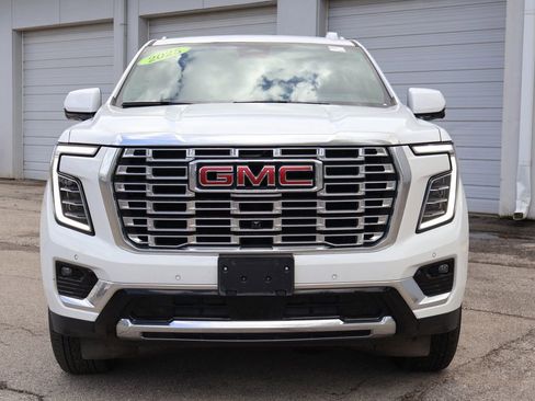 Used 2025 GMC Yukon XL Denali AWD/4WD image 2
