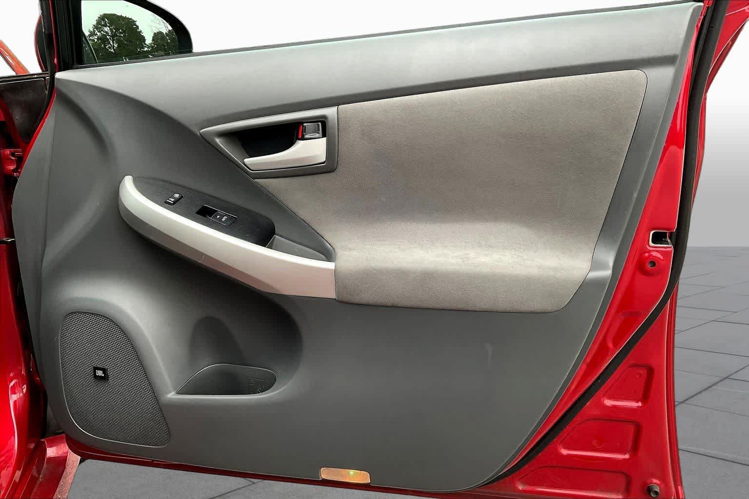 Used 2010 Toyota Prius Three w/ Solar Roof Pkg FWD image 22