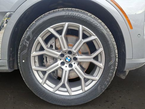 Certified 2024 BMW X7 xDrive40i image 9