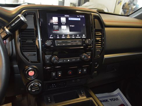 Used 2021 Nissan Titan PRO-4X w/ Pro-4x Convenience Package AWD/4WD image 19