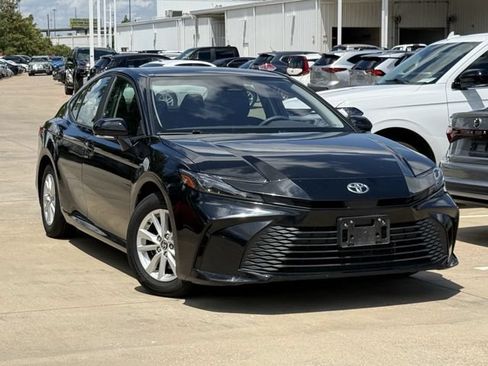 Used 2025 Toyota Camry LE FWD image 2