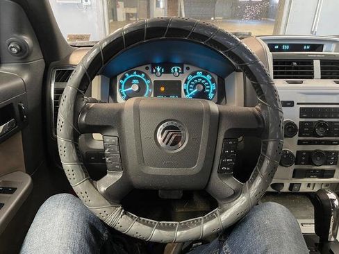 Used 2010 Mercury Mariner I4 AWD 4dr SUV image 34