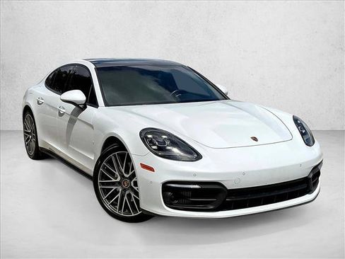 Used 2023 Porsche Panamera image 11