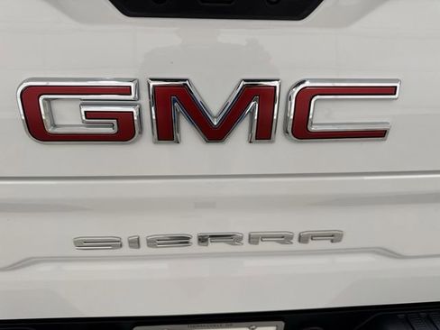 Used 2024 GMC Sierra 1500 SLT w/ SLT Premium Plus Package AWD/4WD image 31