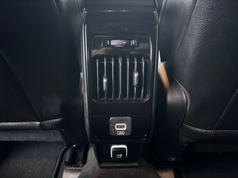 Used 2024 Jeep Compass Latitude image 28