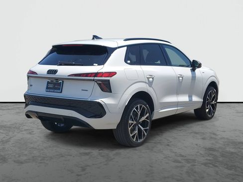 New 2026 Audi Q3 quattro 2.0T AWD/4WD image 4