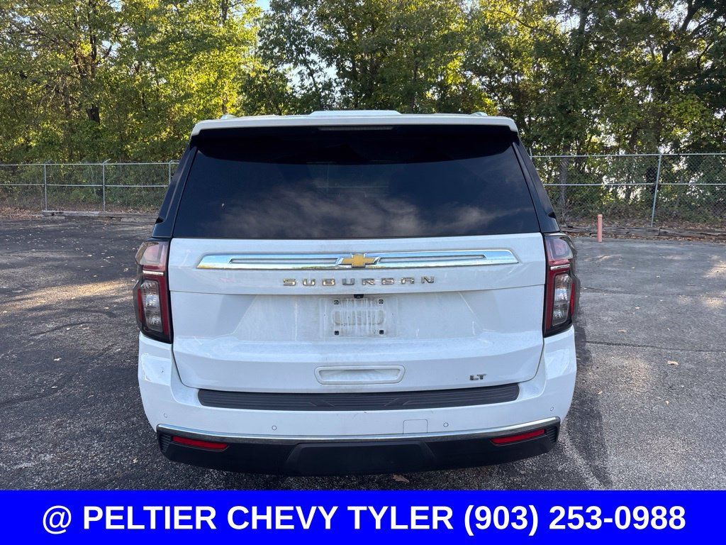 Used 2024 Chevrolet Suburban LT w/ Luxury Package RWD image 6