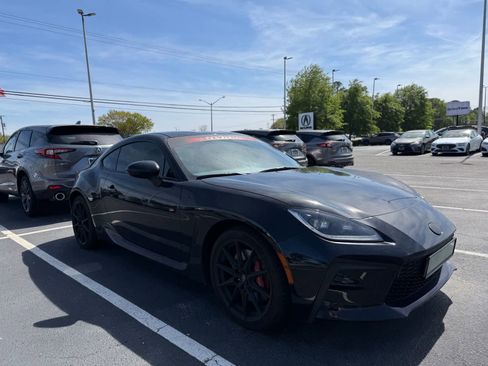 Used 2025 Toyota GR86 Premium w/ Performance Package image 6