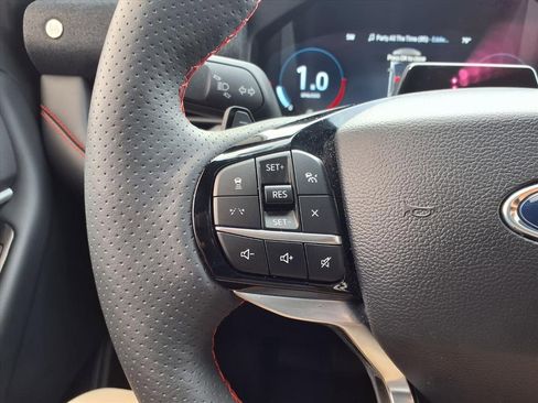 Used 2025 Ford Explorer ST image 17