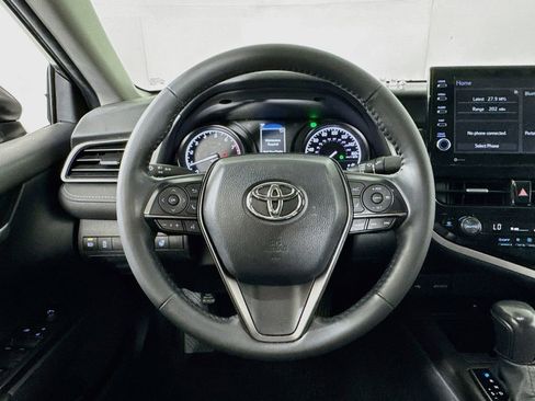 Used 2022 Toyota Camry SE w/ Cold Weather Package FWD image 11