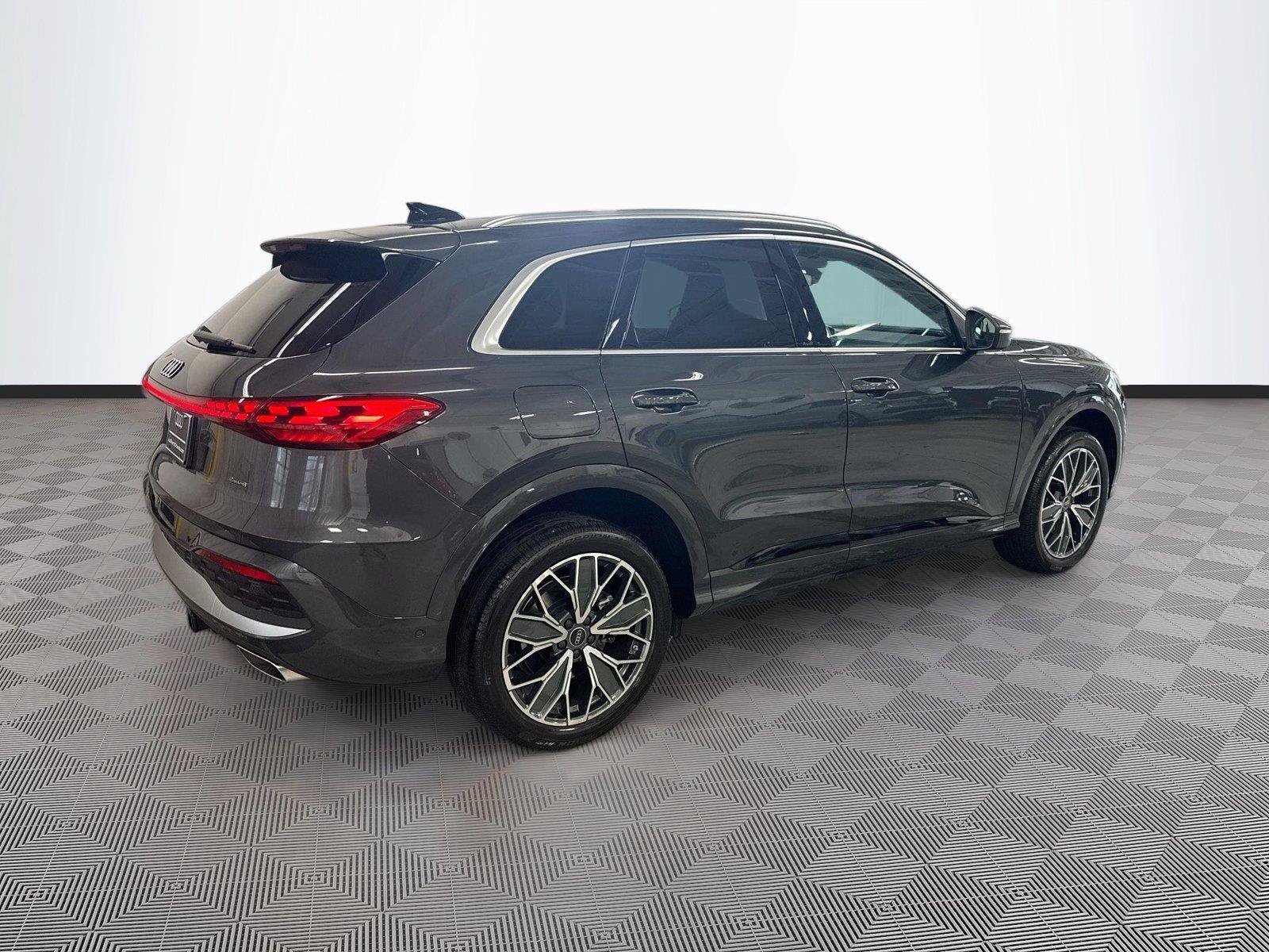 Certified 2025 Audi Q5 Premium Plus w/ Premium Plus AWD/4WD image 7