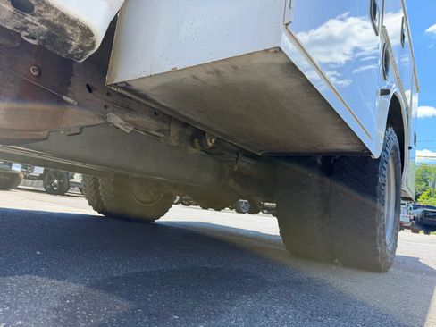 Used 2015 Chevrolet Silverado 3500 W/T AWD/4WD image 19