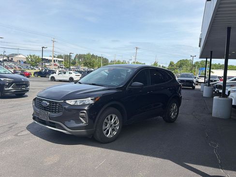 Used 2023 Ford Escape Active AWD/4WD image 3