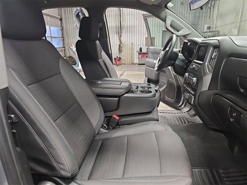 Used 2025 Chevrolet Silverado 1500 Custom image 10