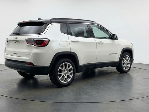 Used 2025 Jeep Compass Limited AWD/4WD image 9